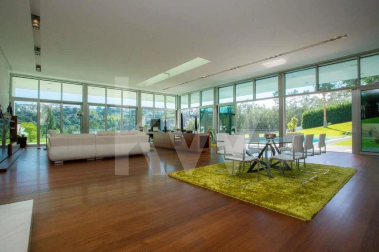 Moradia T4 para Venda em Santo Antonio dos Olivais Foto 46