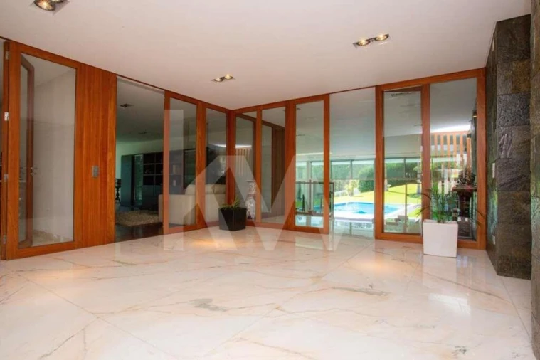 Moradia T4 para Venda em Santo Antonio dos Olivais Foto 45