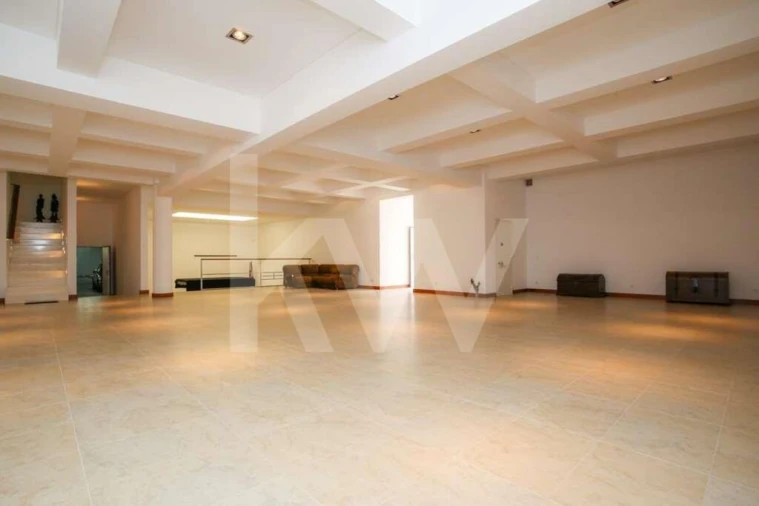 Moradia T4 para Venda em Santo Antonio dos Olivais Foto 67