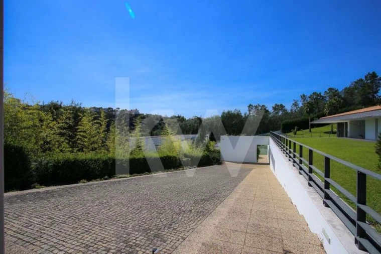 Moradia T4 para Venda em Santo Antonio dos Olivais Foto 73