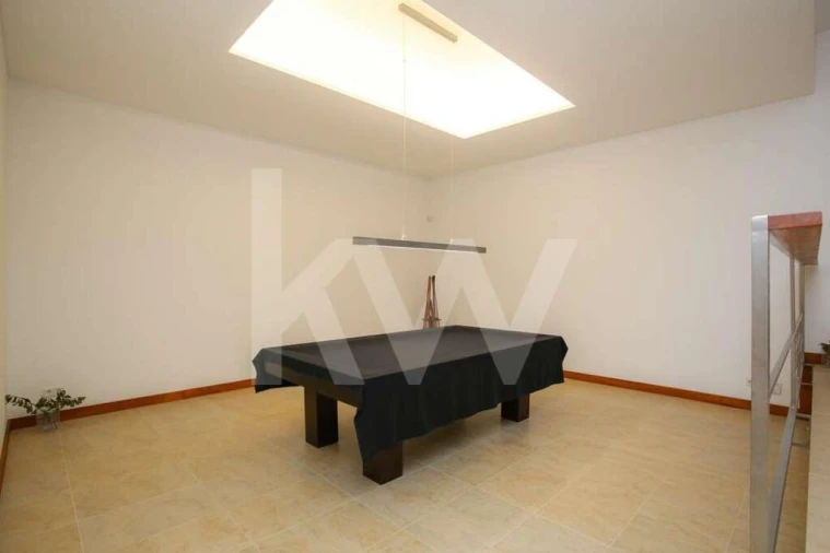 Moradia T4 para Venda em Santo Antonio dos Olivais Foto 69