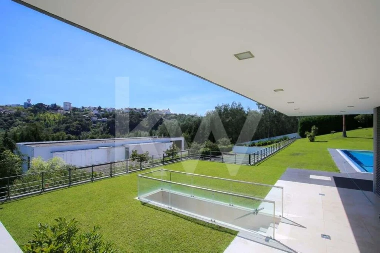 Moradia T4 para Venda em Santo Antonio dos Olivais Foto 33