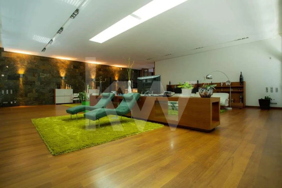 Moradia T4 para Venda em Santo Antonio dos Olivais Foto 56