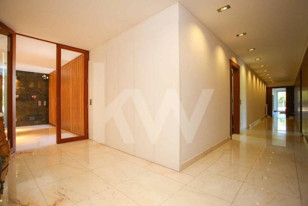 Moradia T4 para Venda em Santo Antonio dos Olivais Foto 19