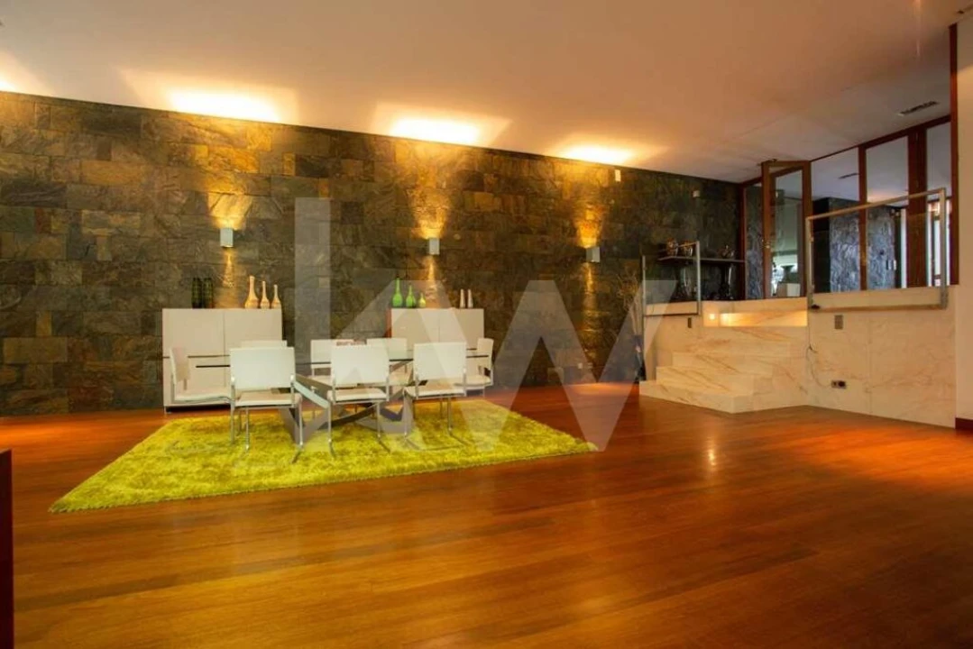 Moradia T4 para Venda em Santo Antonio dos Olivais Foto 55