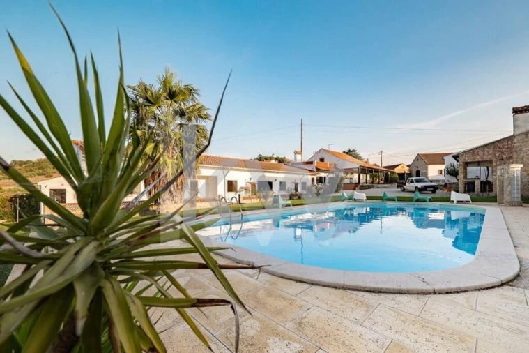 Quinta T8 para Venda em Manique do Intendente, Vila Nova de São Pedro e Maçussa Foto 1