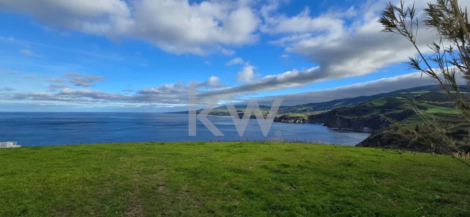 Terreno para Venda em Ribeirinha Foto 1