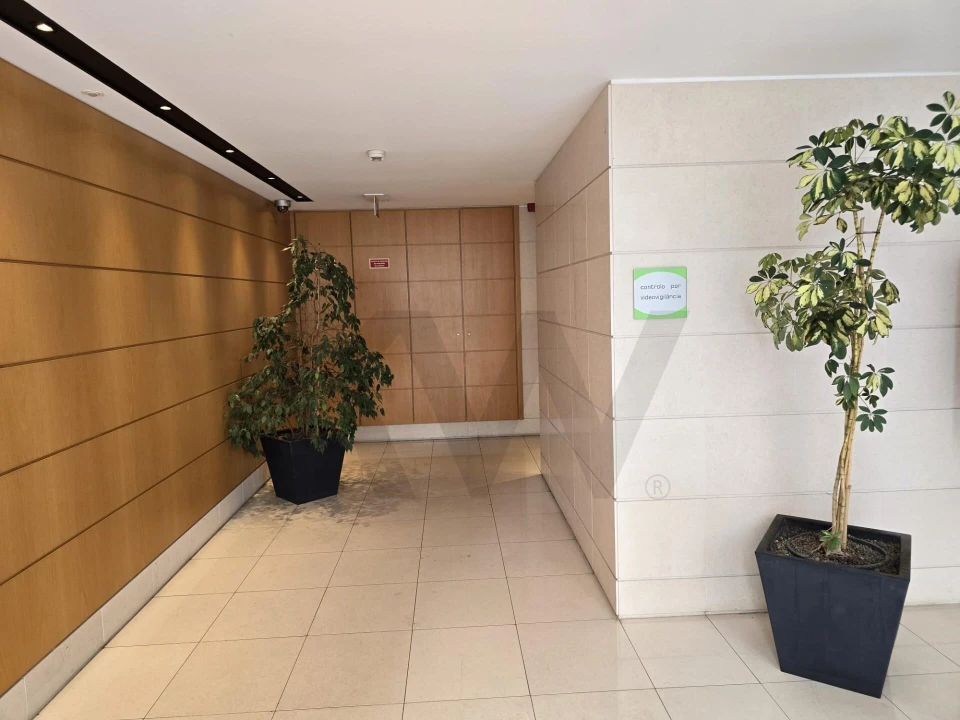 Apartamento T3 para Venda em São Domingos de Benfica Foto 3