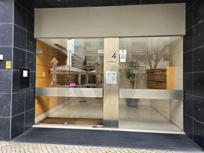 Apartamento T3 para Venda em São Domingos de Benfica Foto 4