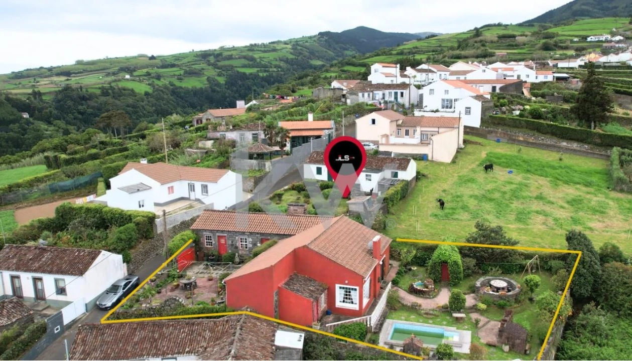 Moradia T4 para Venda em Lomba da Fazenda Foto 3