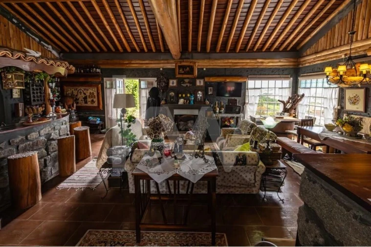 Moradia T4 para Venda em Lomba da Fazenda Foto 32