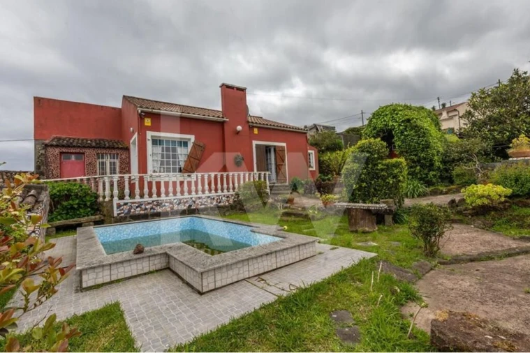 Moradia T4 para Venda em Lomba da Fazenda Foto 36