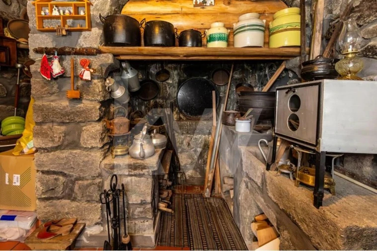 Moradia T4 para Venda em Lomba da Fazenda Foto 13