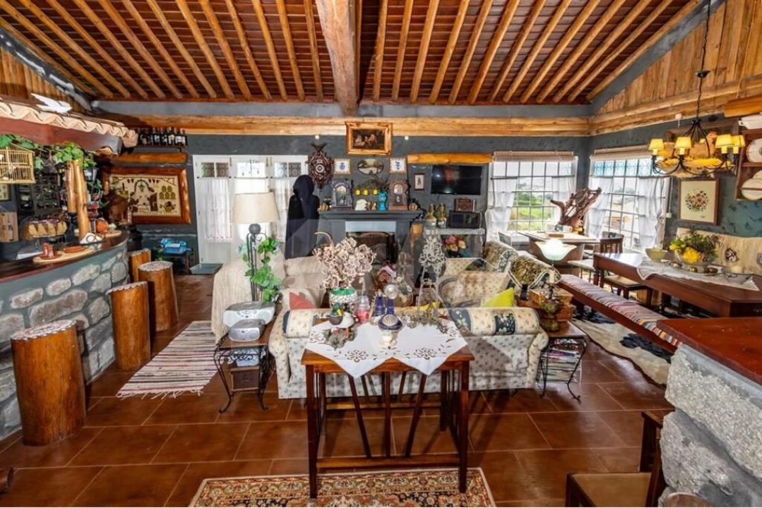 Moradia T4 para Venda em Lomba da Fazenda Foto 16