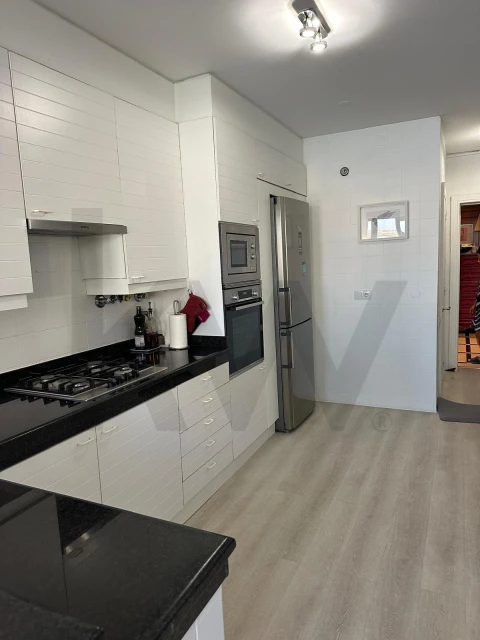 Apartamento T4 para Arrendamento em Campo de Ourique