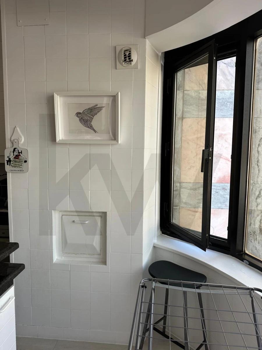 Apartamento T4 para Arrendamento em Campo de Ourique Foto 17