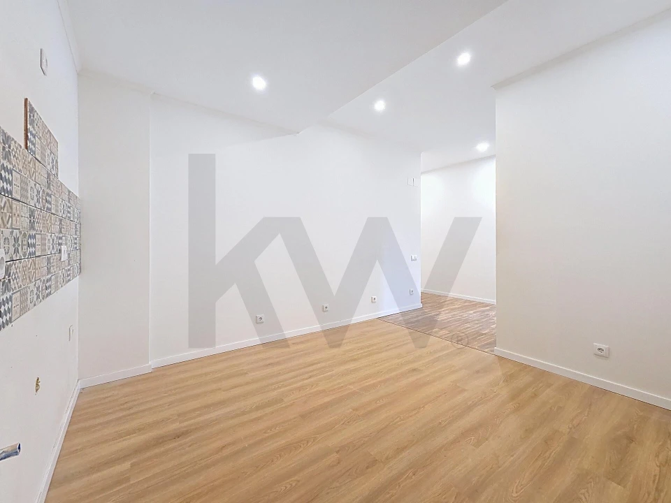 Loja para Venda em Algés, Linda-A-Velha e Cruz Quebrada-Dafundo Foto 3