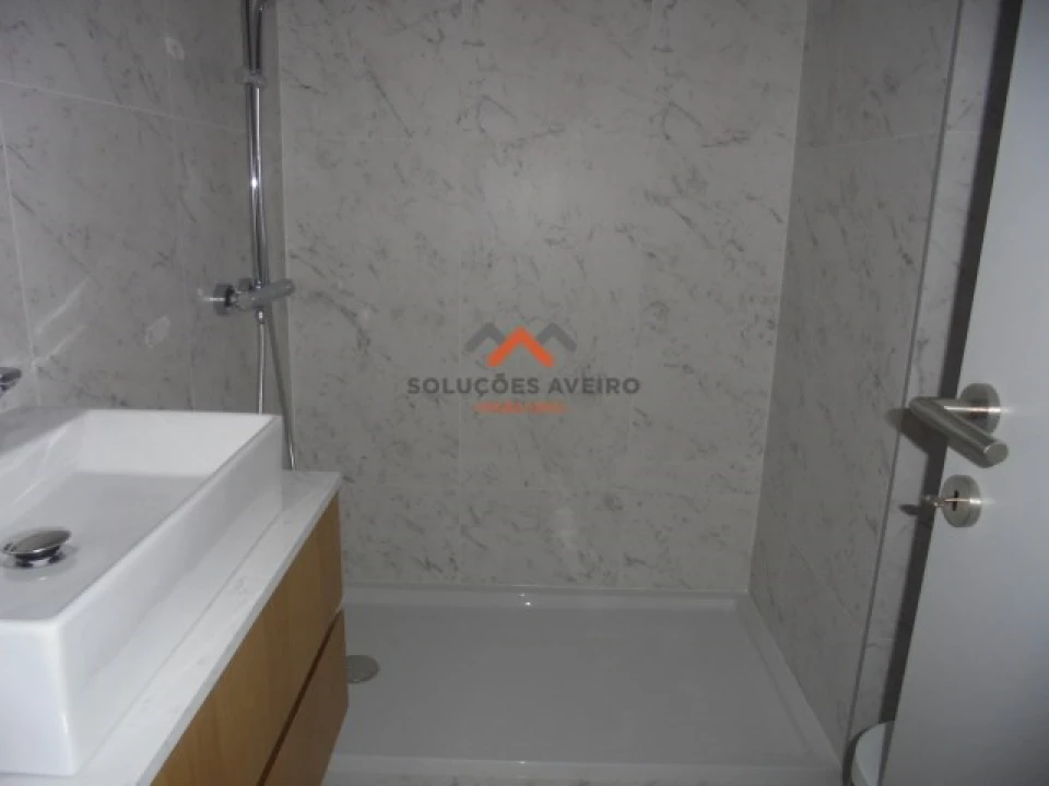 Apartamento T1 para Venda em Glória e Vera Cruz Foto 11