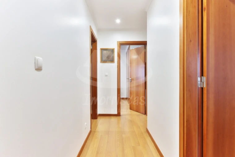 Apartamento T4 para Venda em Santo Antão e São Julião do Tojal Foto 17