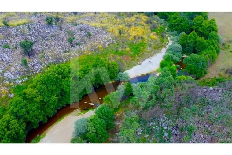 Terreno para Venda em Fatela Foto 8