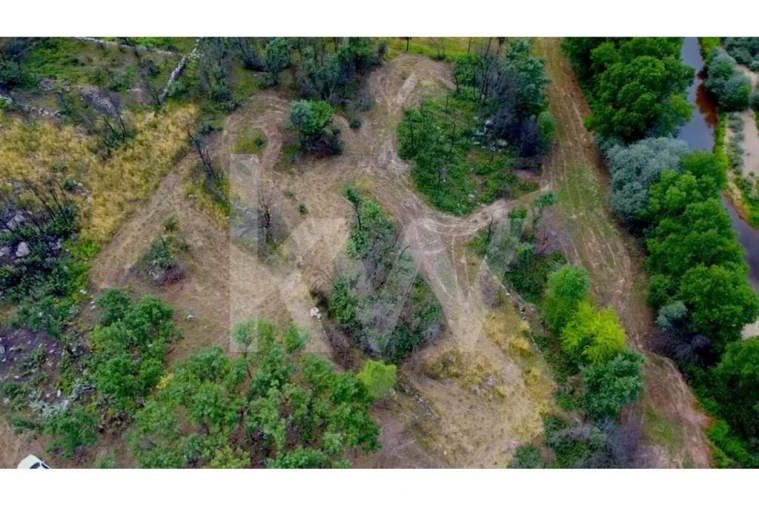 Terreno para Venda em Fatela Foto 10