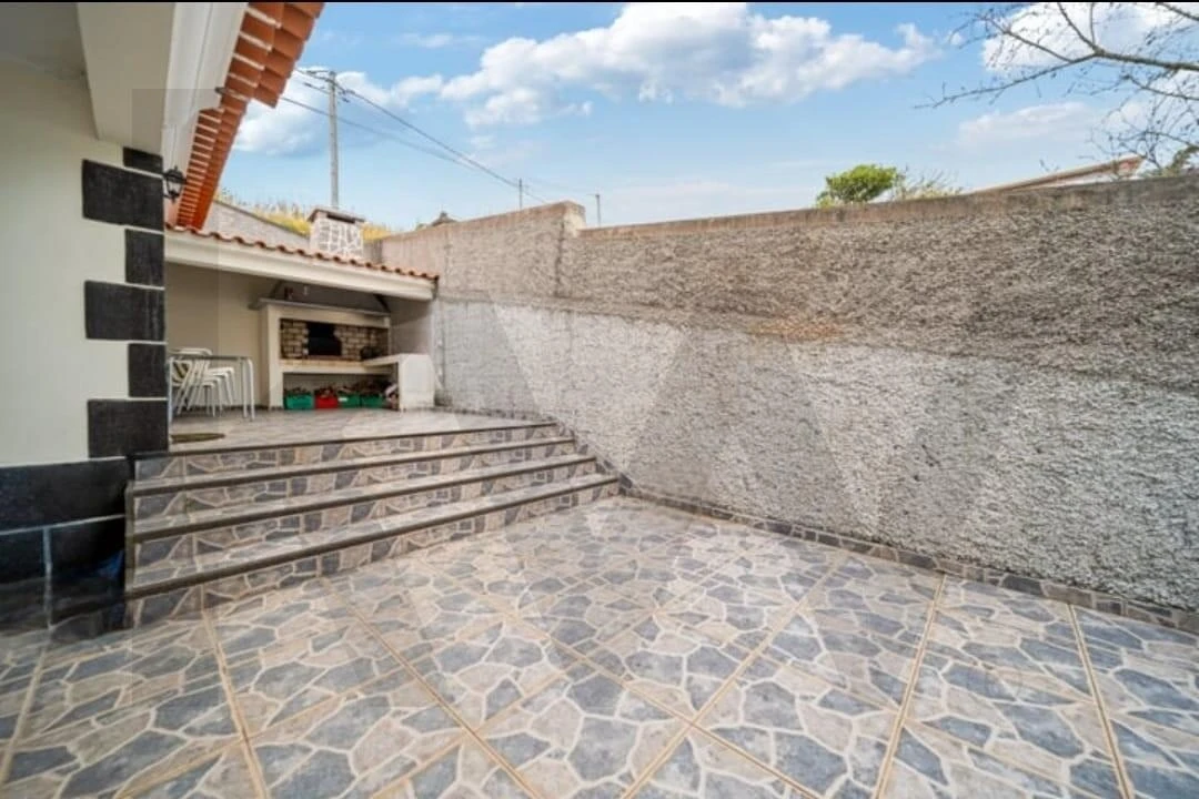 Moradia T3 para Venda em Canhas Foto 38