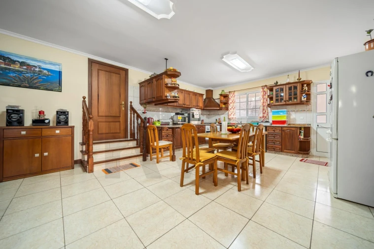 Moradia T3 para Venda em Canhas Foto 21