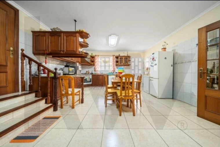 Moradia T3 para Venda em Canhas Foto 18