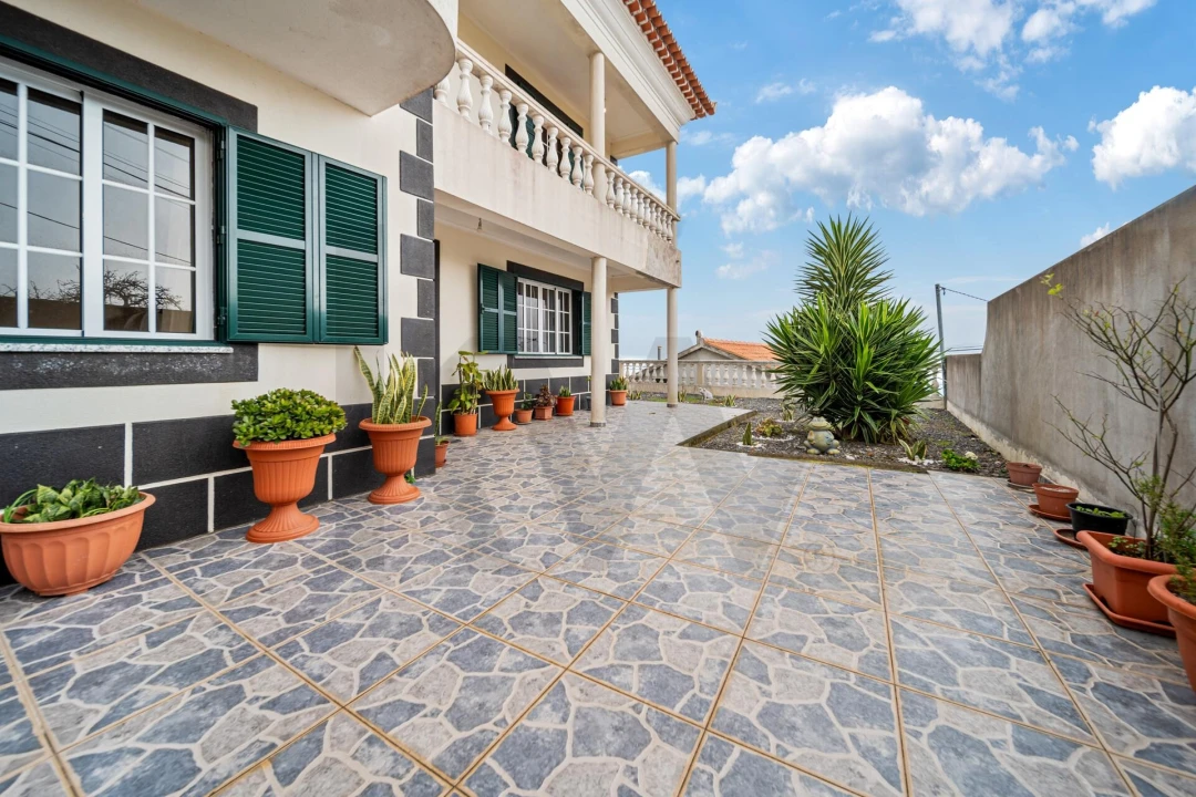 Moradia T3 para Venda em Canhas Foto 4