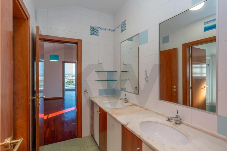 Moradia T4 para Venda em Romeira e Várzea Foto 49