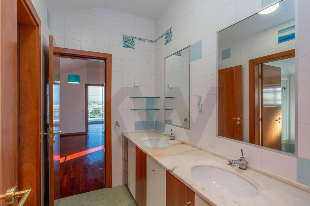 Moradia T4 para Venda em Romeira e Várzea Foto 49