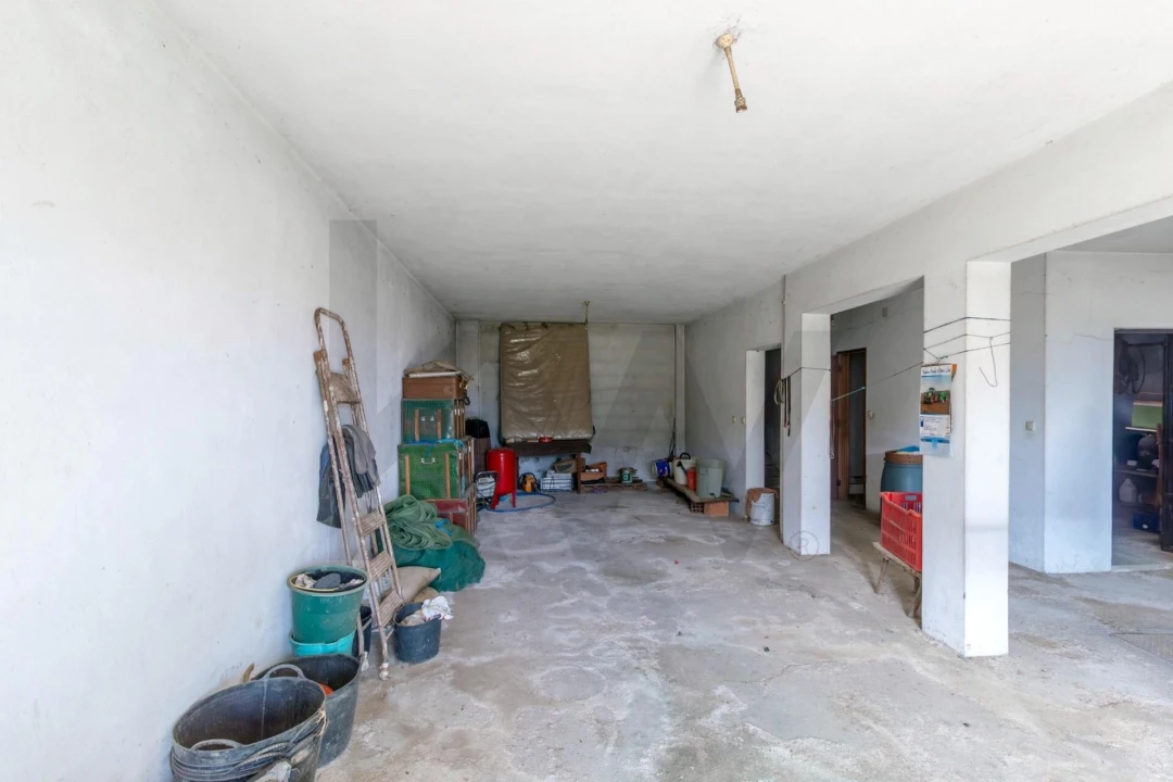 Moradia T4 para Venda em To Foto 24