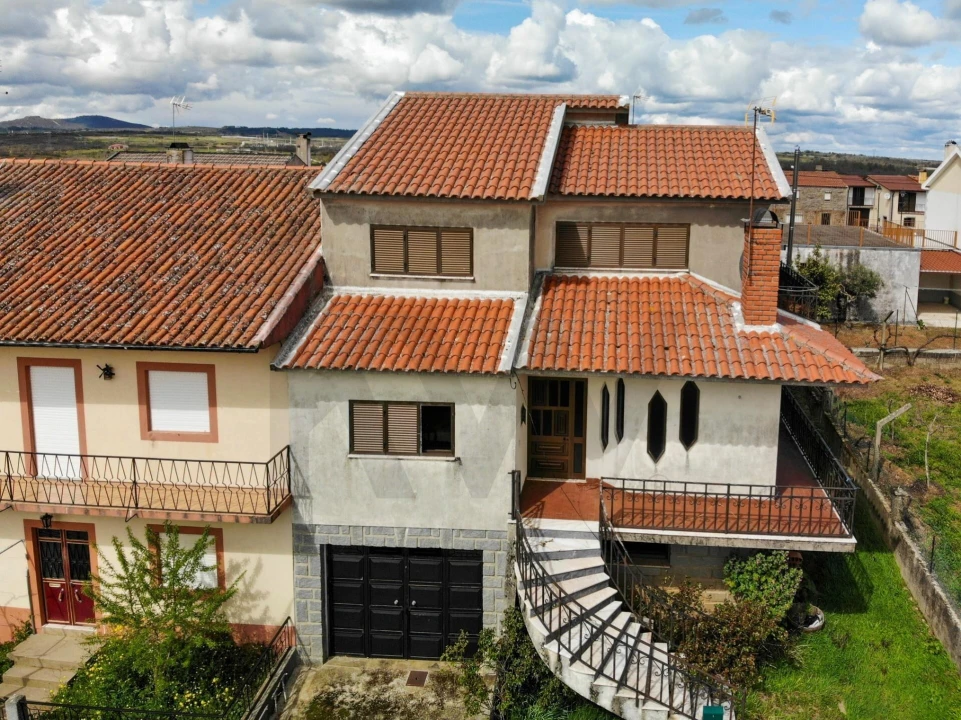 Moradia T4 para Venda em To Foto 28