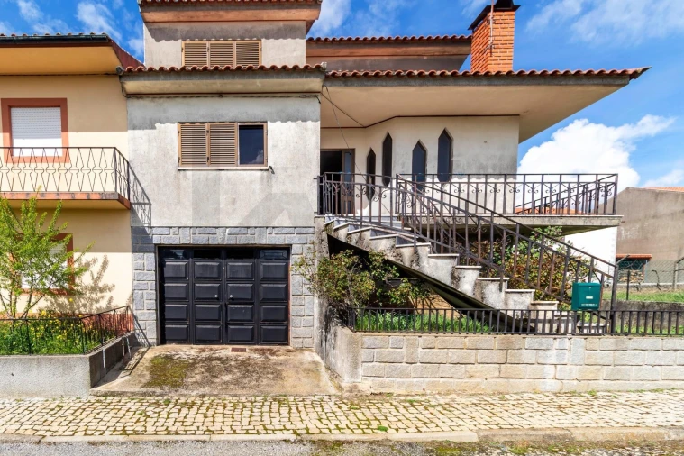 Moradia T4 para Venda em To Foto 4