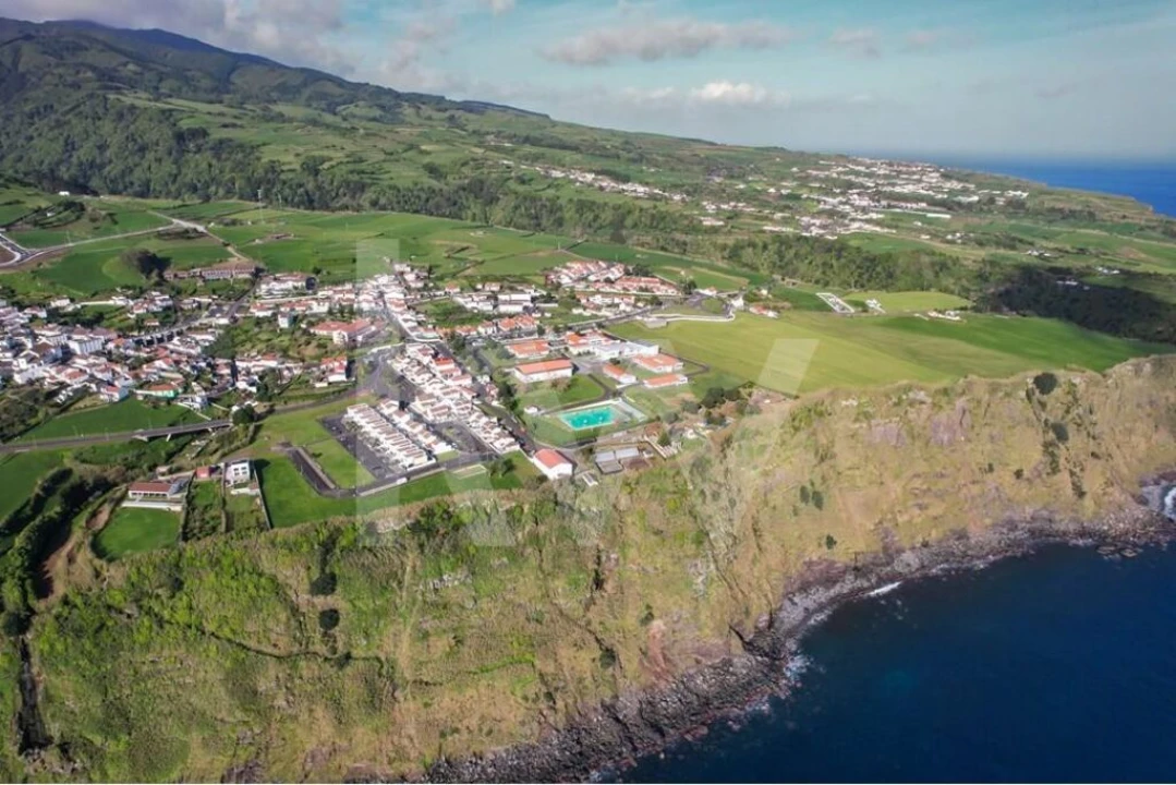 Moradia T3 para Venda em Nordeste Foto 43