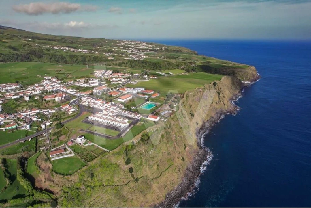 Moradia T3 para Venda em Nordeste Foto 44