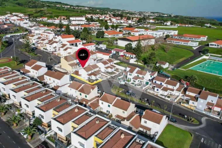 Moradia T3 para Venda em Nordeste Foto 10