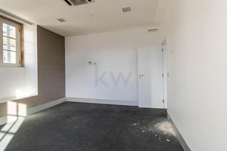 Prédio para Venda em Pena, Quintã e Vila Cova Foto 14