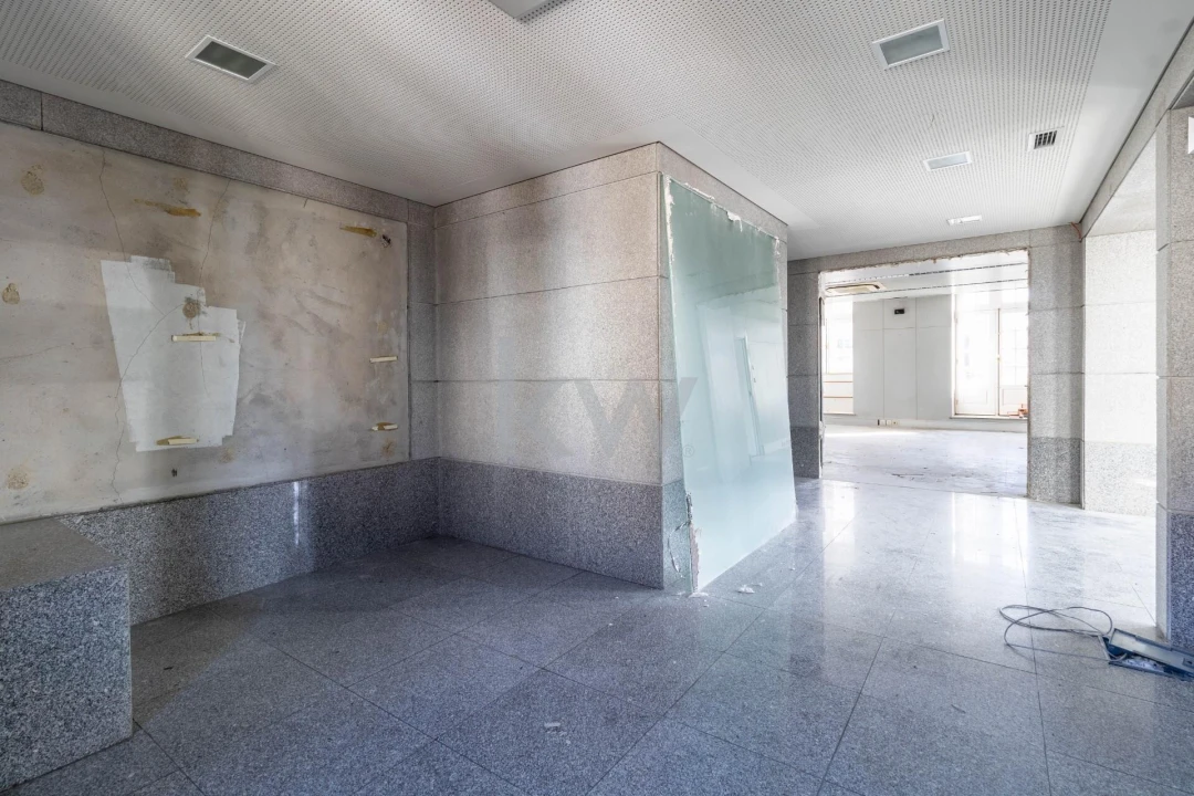 Prédio para Venda em Pena, Quintã e Vila Cova Foto 11