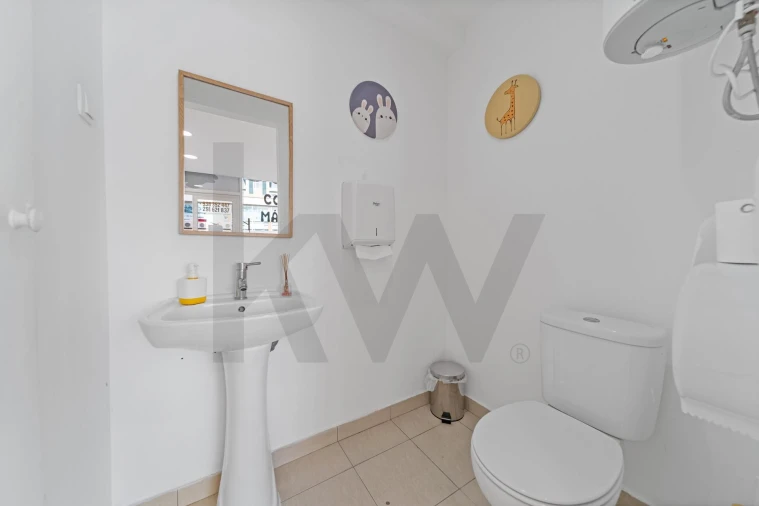 Loja para Trespasse em São Martinho Foto 10