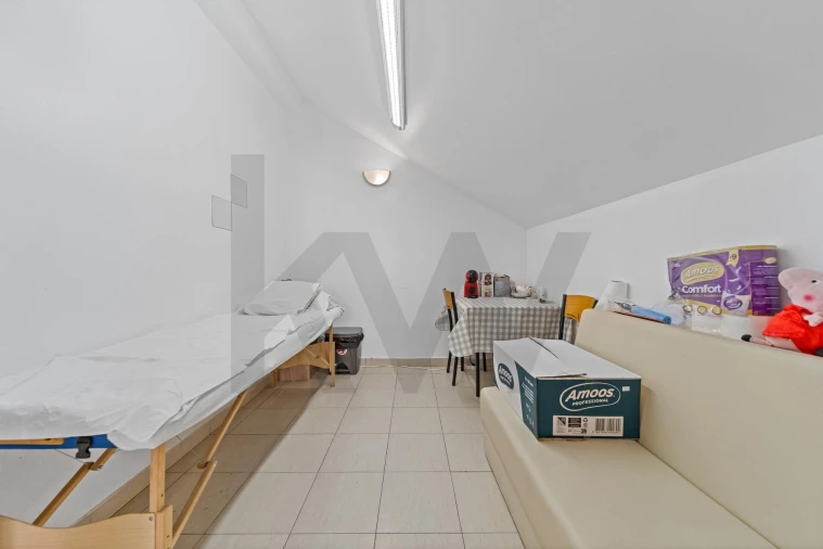 Loja para Trespasse em São Martinho Foto 12