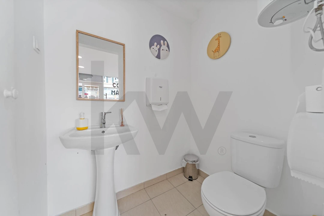 Loja para Trespasse em São Martinho Foto 10