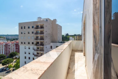 Apartamento T6 para Venda em São Domingos de Benfica