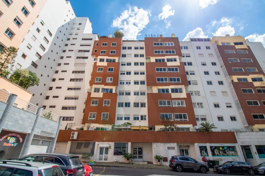 Apartamento T6 para Venda em São Domingos de Benfica Foto 52