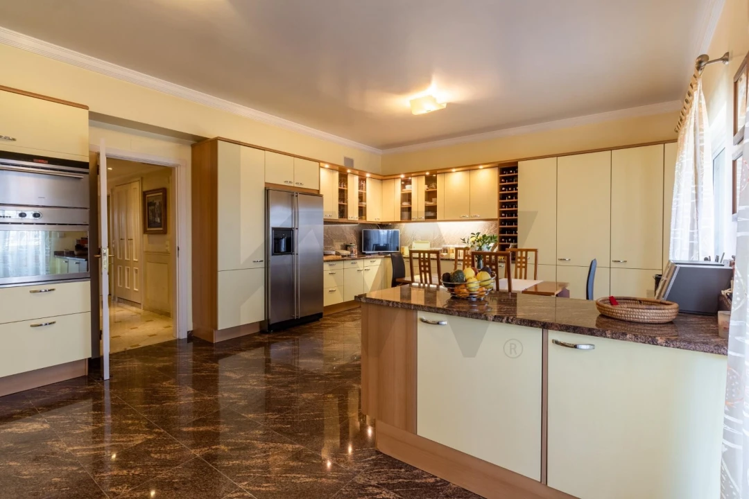 Apartamento T6 para Venda em São Domingos de Benfica Foto 24