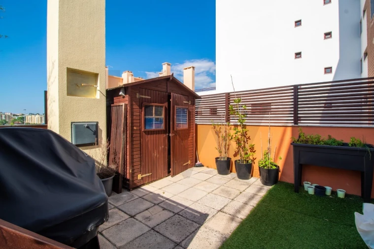 Apartamento T6 para Venda em São Domingos de Benfica Foto 9