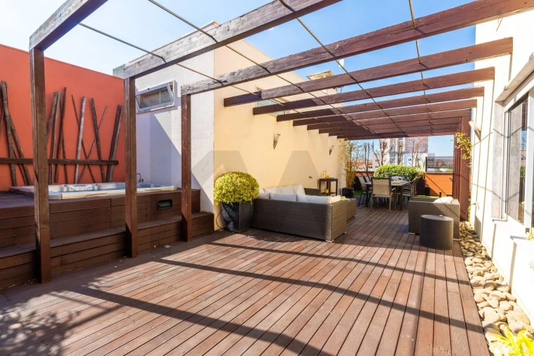 Apartamento T6 para Venda em São Domingos de Benfica Foto 3