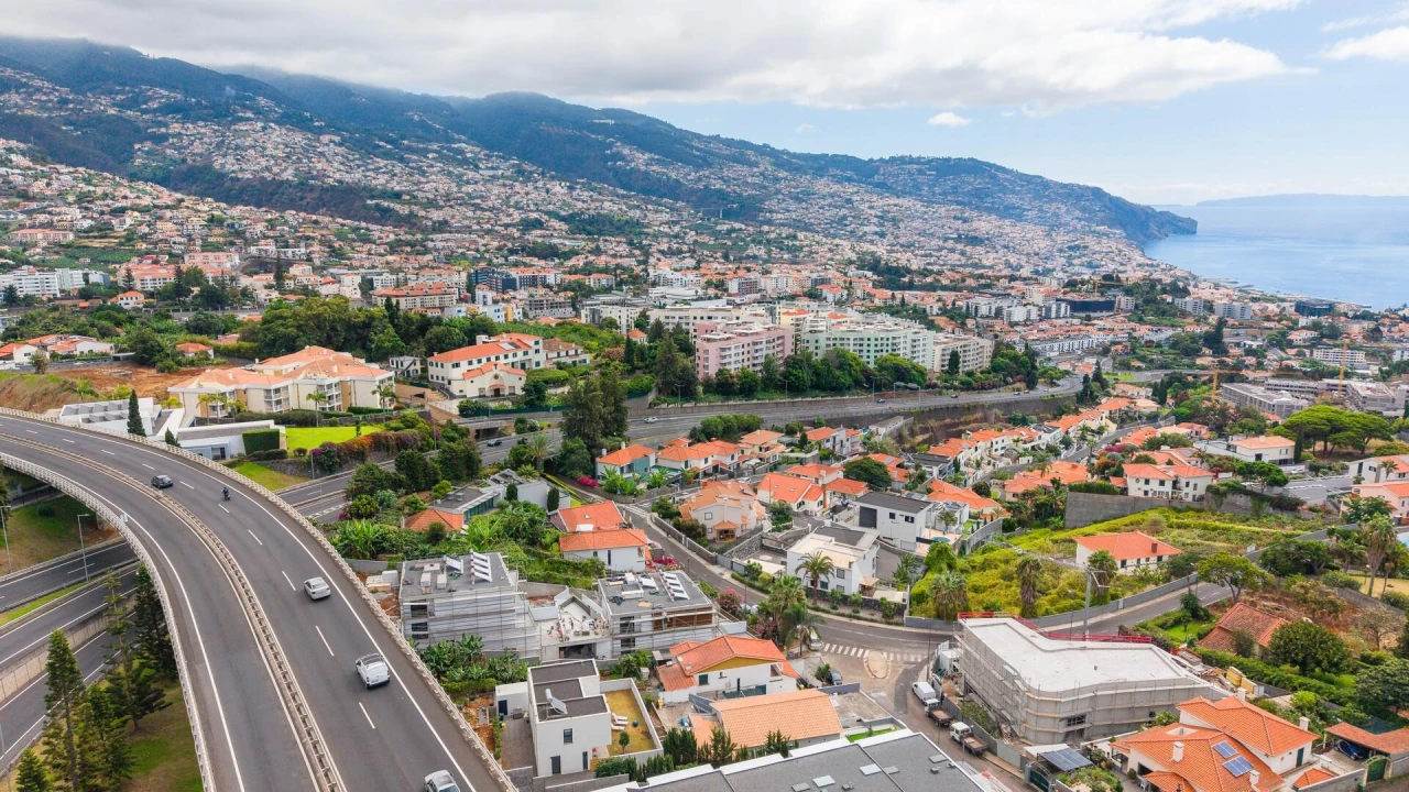 Apartamento T3 para Venda em São Martinho Foto 2