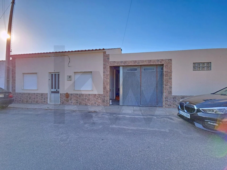 Moradia T3 para Venda em Benfica do Ribatejo Foto 1