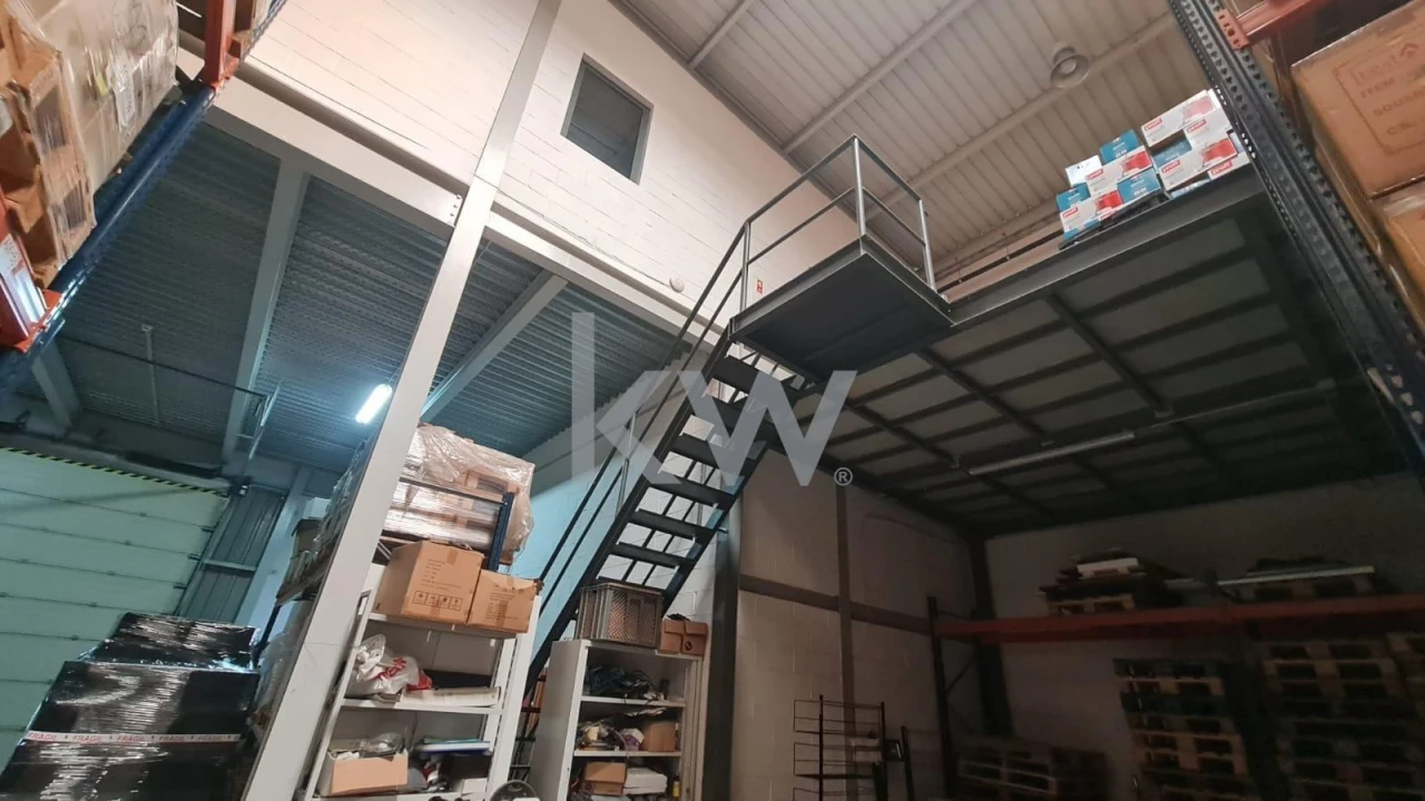 Armazém para Venda em Alverca do Ribatejo e Sobralinho Foto 9